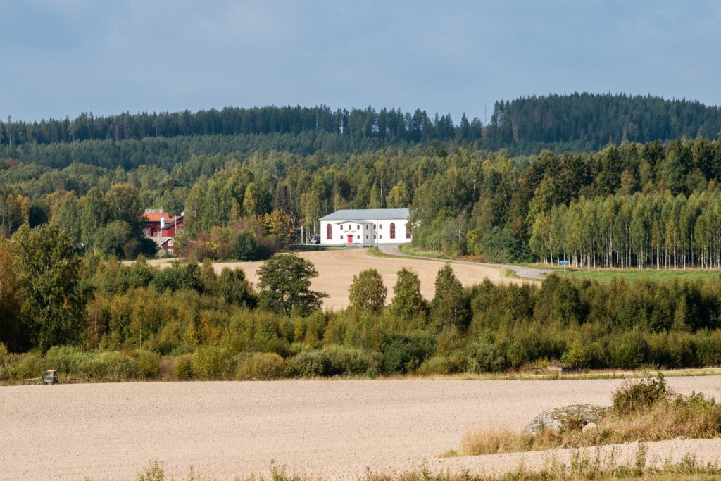 åkrar och fält runt Oppigårds bryggeri i Dalarna